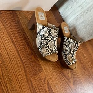 DOLCE VITA Chunky heel in snake print